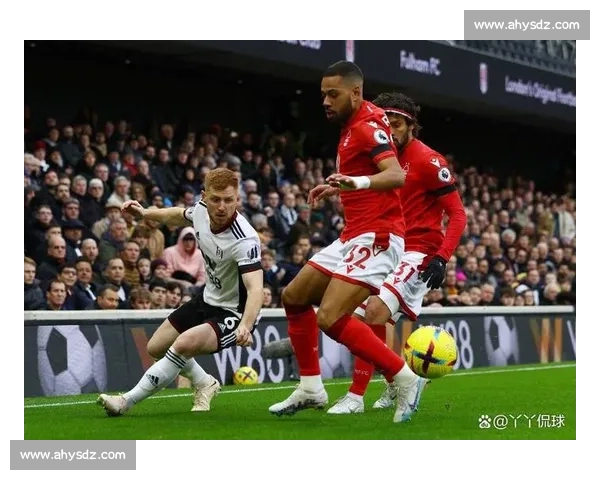 半场战报：塔韦尼耶角球破门 克鲁皮建功 伯恩茅斯 2-0 诺丁汉森林